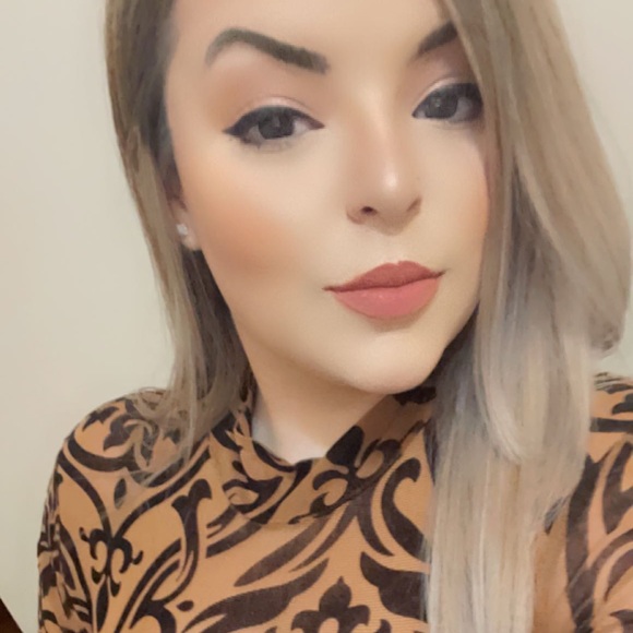 Meet your Posher, Sara - Picture 1 of 1